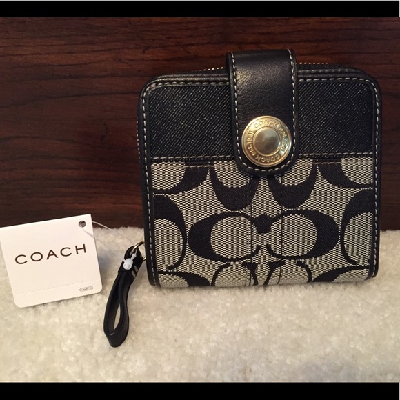 👑 NWT Coach wallet - Picture 1 of 4